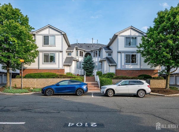 1702 Amanda Court, Piscataway, NJ 08854