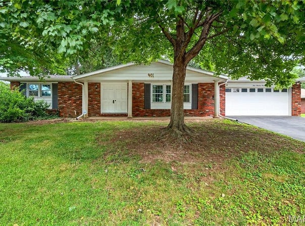 401 Willowbrook Lane, Collinsville, IL 62234