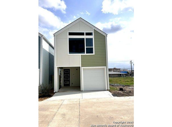 310 W Evergreen St. #112, San Antonio, TX 78212