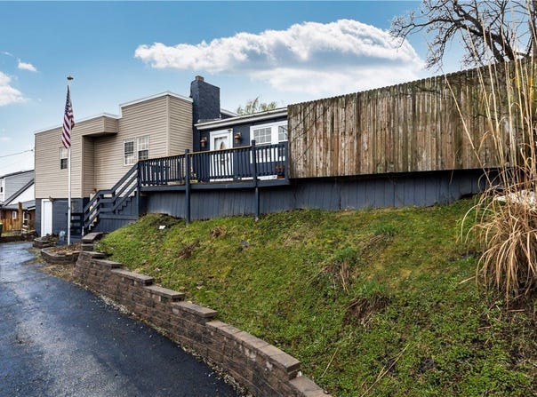 4310 Glencairn Street, West Mifflin, PA 15122