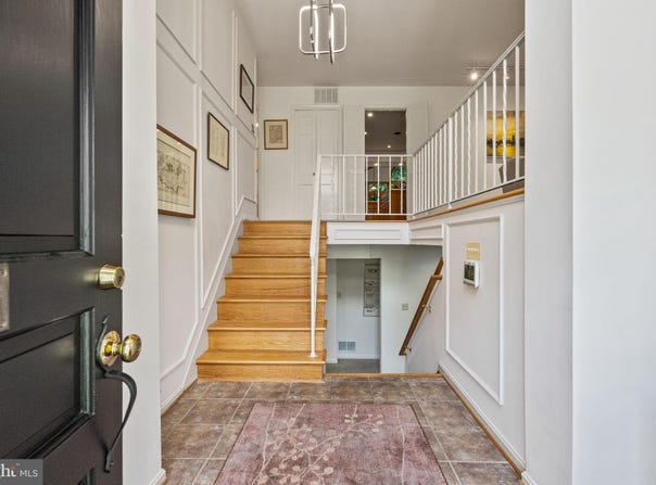 1302 TRINITY DRIVE, ALEXANDRIA, VA 22314
