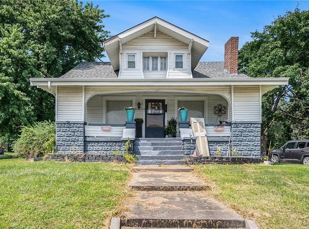 201 E Main Street, Savannah, MO 64485