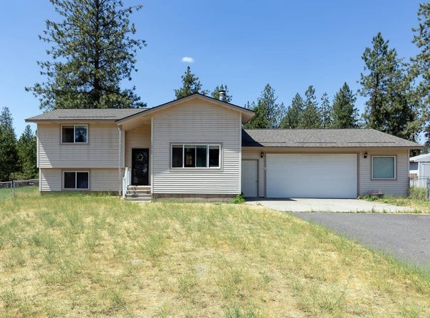 16909 N Sagewood Rd, Nine Mile Falls, WA 99026