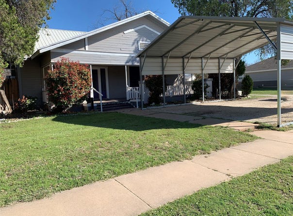 915 2nd Street, Graham, TX 76450