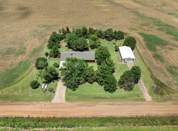 30 NE 80 Rd, Harper, KS 67058