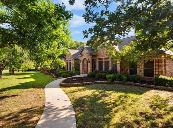 19 Shady Creek Lane, Bridgeport, TX 76426