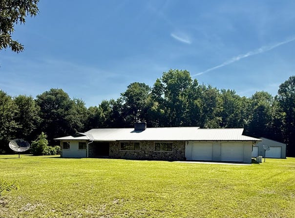 1474 Mandella Road, Bonneau, SC 29431
