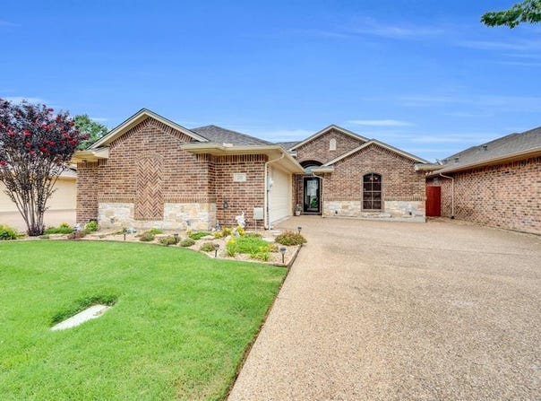 210 Oleander Place, Waxahachie, TX 75165