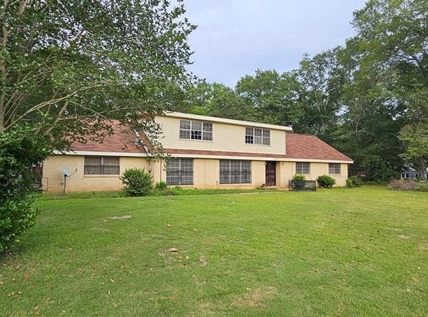 1594 Denton Road, Dothan, AL 36303