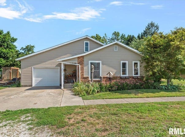 213 W FRANKLIN Street, Ashland, IL 62612
