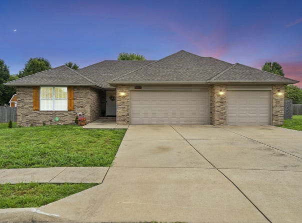 4200 N Mead Drive, Ozark, MO 65721