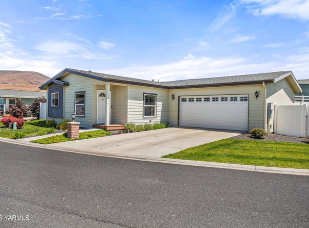 200 Bridle Way, Yakima, WA 98901