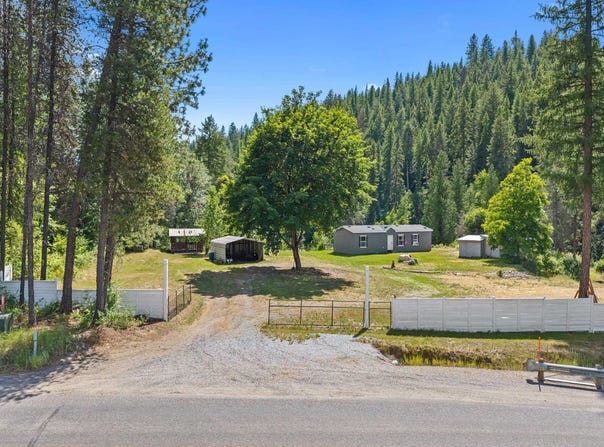 4440 Northport Waneta Rd, Colville, WA 99114