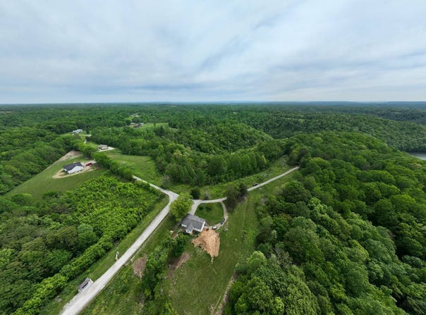 1 Lake Bluff Dr, Baxter, TN 38544