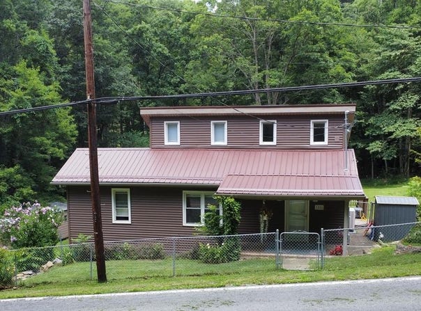 1856 Maple Fork Rd, MT. HOPE, WV 25880
