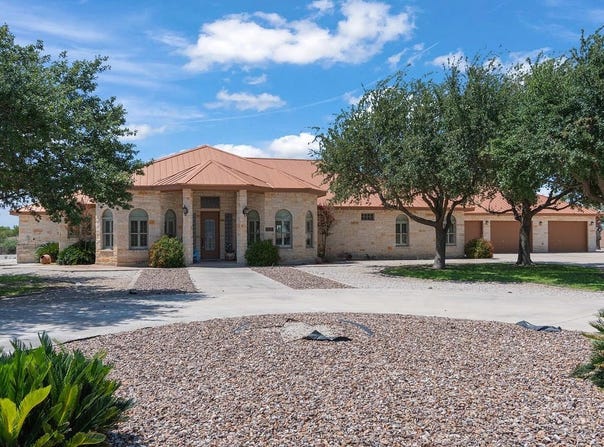 104 The Oak Street, Del Rio, TX 78840