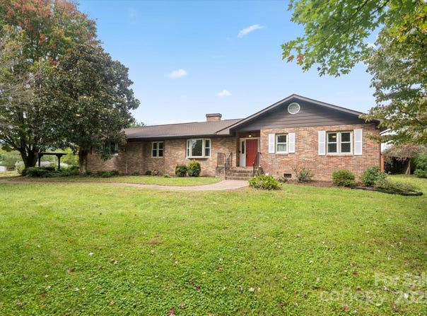 196 Broadview Circle, Brevard, NC 28712