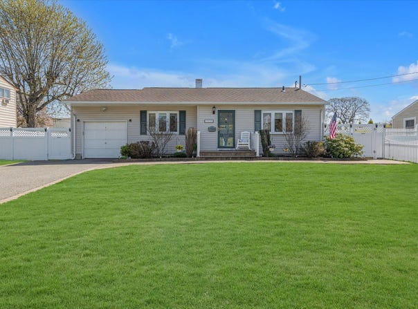 1011 Carll Drive, Bay Shore, NY 11706