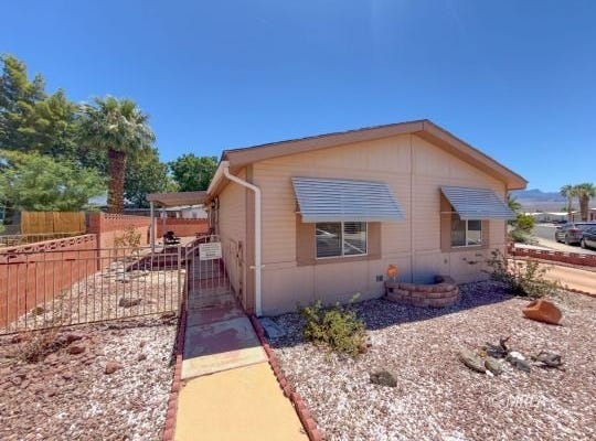 332 Lisa Ln, Mesquite, NV 89027