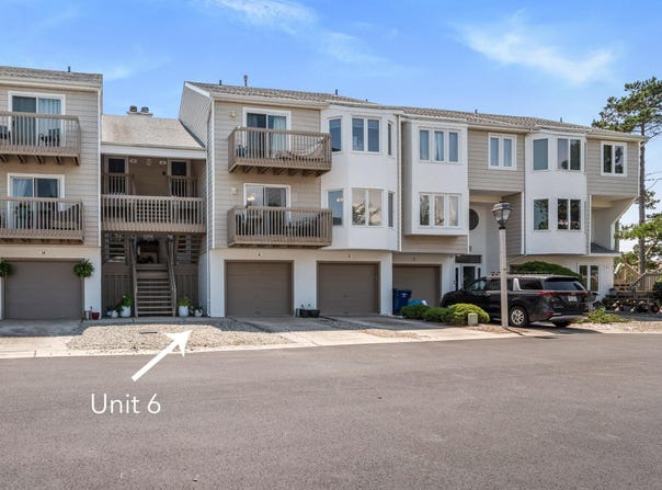 6 Surfside Rd, Brigantine, NJ 08203