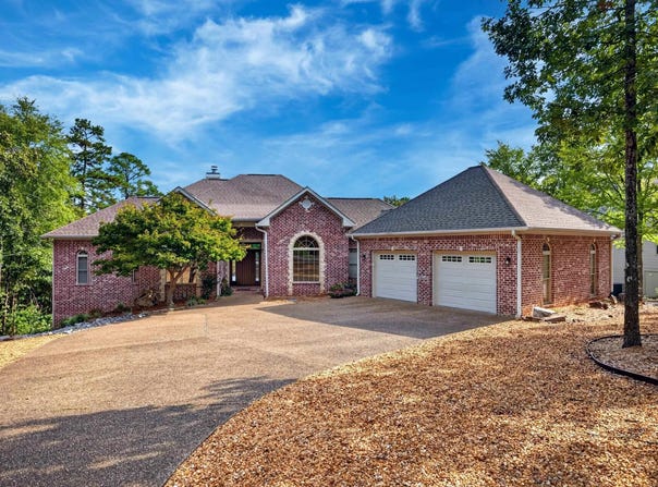 115 Pizarro Drive, Hot Springs Village, AR 71909