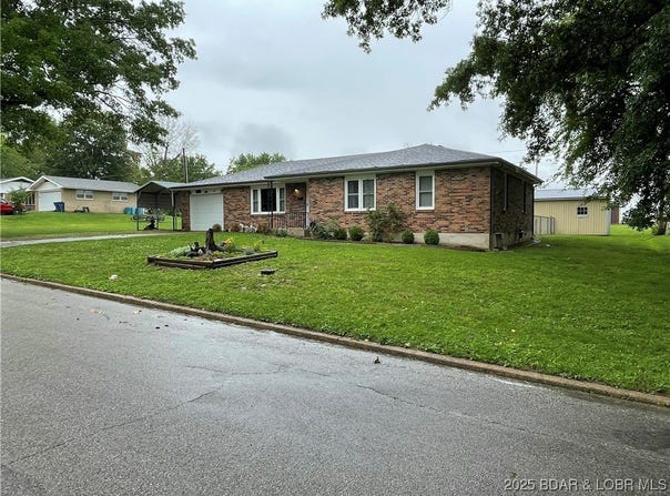 111 W Haynes Street, Eldon, MO 65026