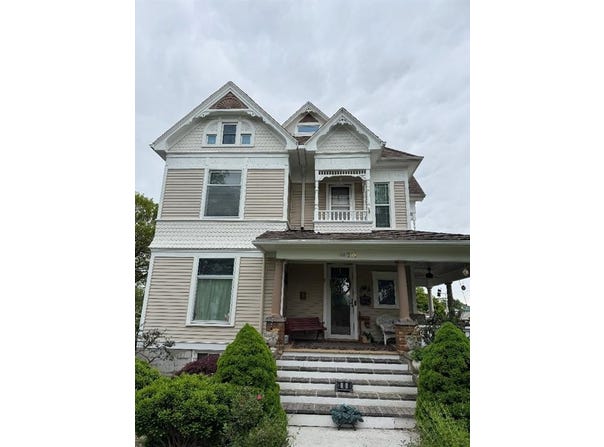 308 E Arrow Street, Marshall, MO 65340