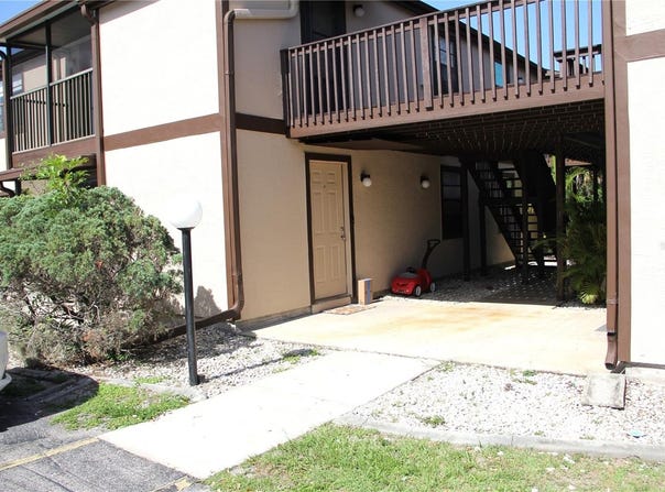 4022 BEAVER LANE, PORT CHARLOTTE, FL 33952
