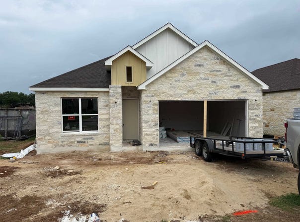 134 Pinehurst, Meadowlakes, TX 78654