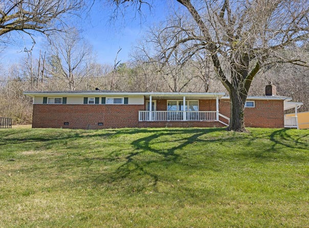 930 Runyan Drive, Chattanooga, TN 37405