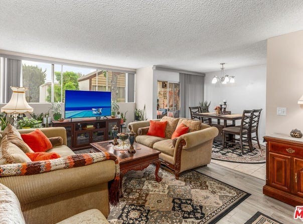 5950 Canterbury Dr, Culver City, CA 90230