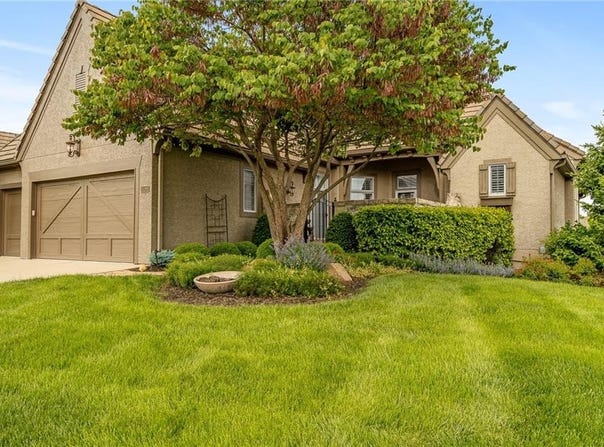 15201 Catalina Street, Leawood, KS 66224