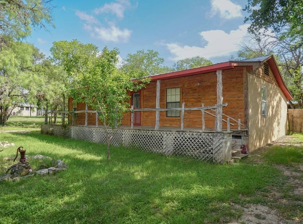 132 Madrona Ln, Bandera, TX 78003