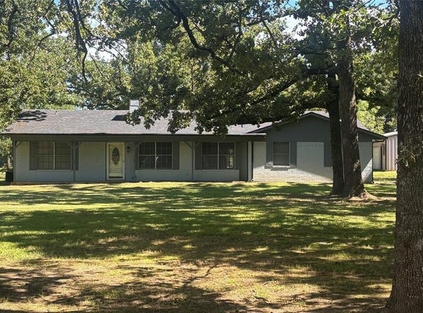 303 County Road 33830, Paris, TX 75460
