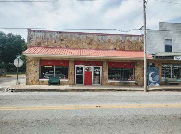223 W Main, Mountain View, AR 72560