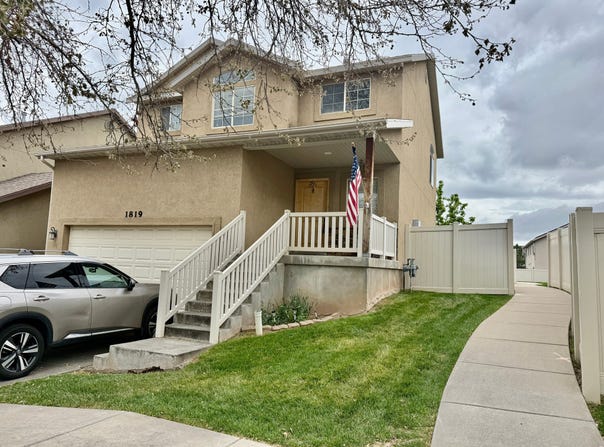 1819 N CLARK Dr W, Layton, UT 84041