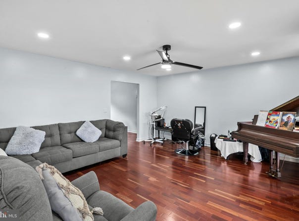 4312 STOUDTS FERRY BRIDGE ROAD, READING, PA 19605