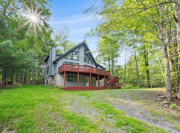 73 Cedarwood, Lake Ariel, PA 18436