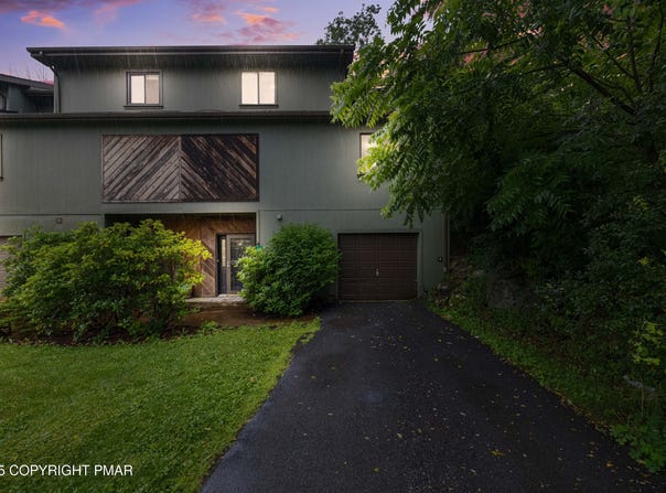 7247 Onawa Court, Cresco, PA 18326