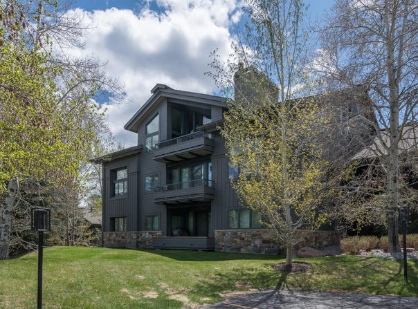2831 Summit 2 Condo Dr, Sun Valley, ID 83353