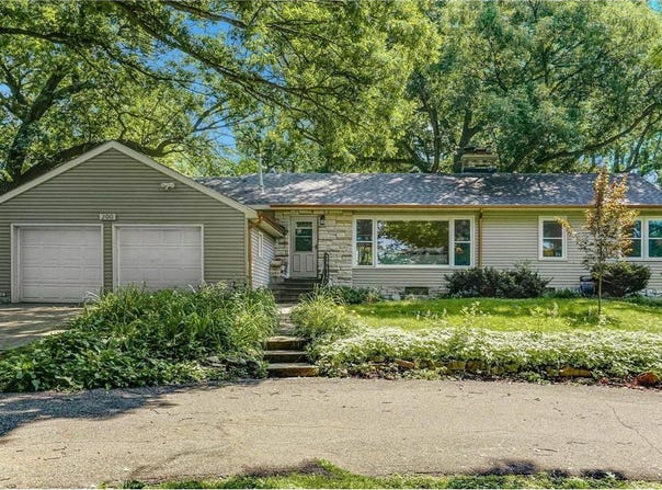 200 Jersey Avenue N, Golden Valley, MN 55427