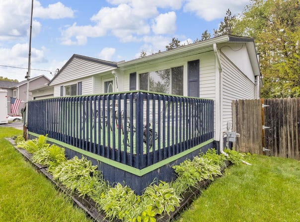 1094 Lake Marie Drive, Horton, MI 49246