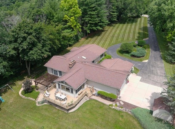 2460 Spring Rose Circle, Verona, WI 53593