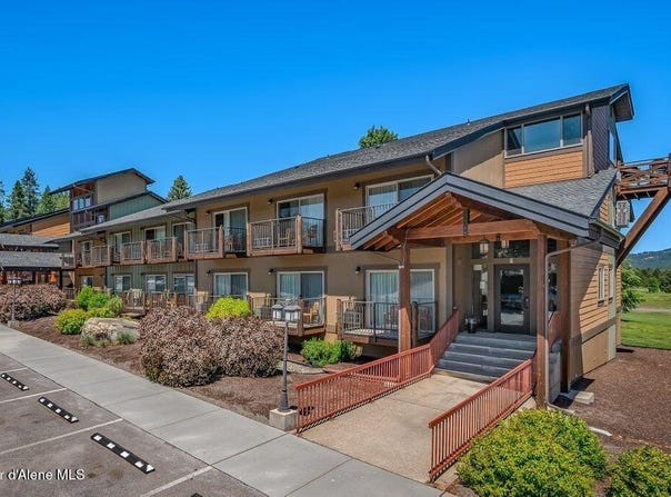 112 Holiday Loop, Blanchard, ID 83804
