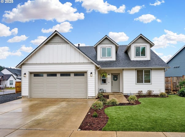 833 HAWK DR, Silverton, OR 97381