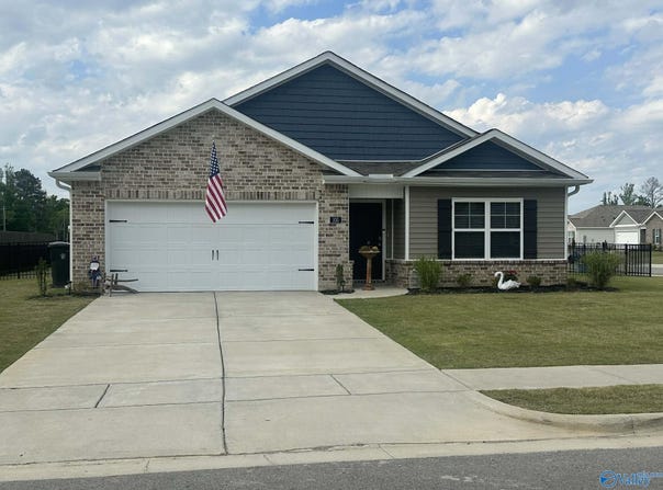 105 Syd Road, Owens Cross Roads, AL 35763