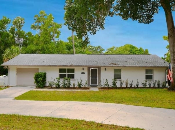 2898 ALAMEDA DEL NORTE, EUSTIS, FL 32726