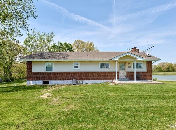 196 Absolut Lane, Troy, MO 63379