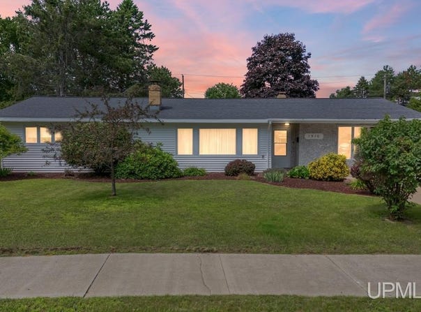 1510 S 17th, Escanaba, MI 49829