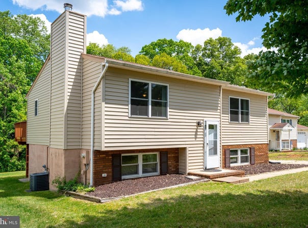 7103 AVESBURY LANE, GLEN BURNIE, MD 21061